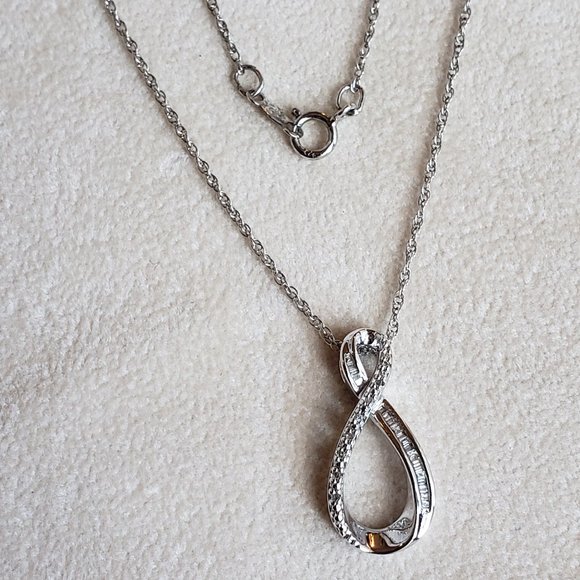 Sterling Silver Teardrop Infinity CZ Accent Pendant Necklace Signed SUN 925 - Picture 2 of 7